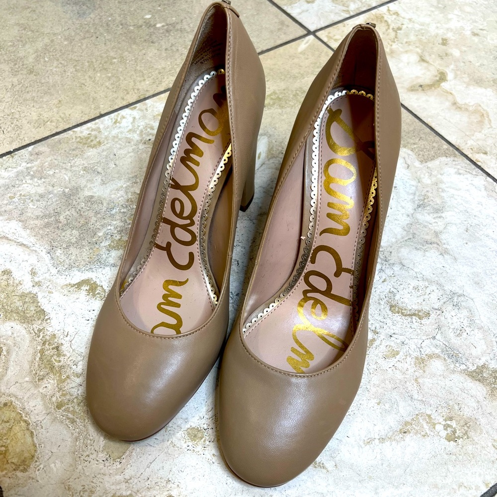 Comfortable shoes. Never worn.